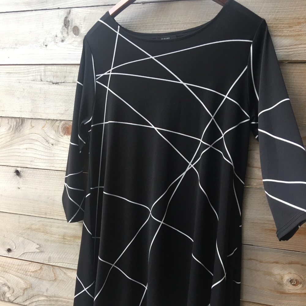 Alfani Black & White Geometric Tunic Top